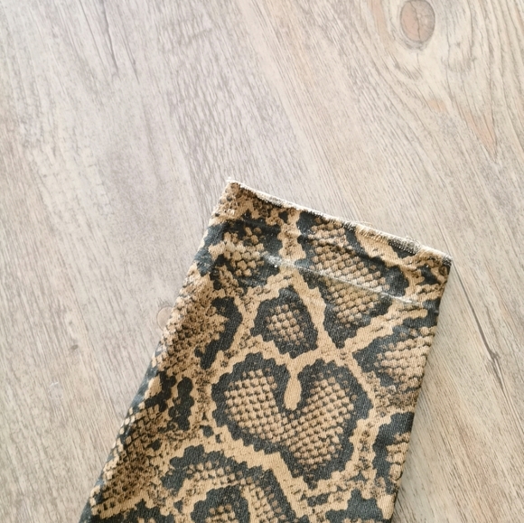 Zara snakeskin print high rise jeans - Picture 7 of 7